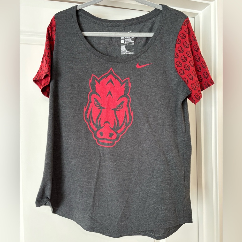 XL Nike Tee Arkansas Razorbacks EUC